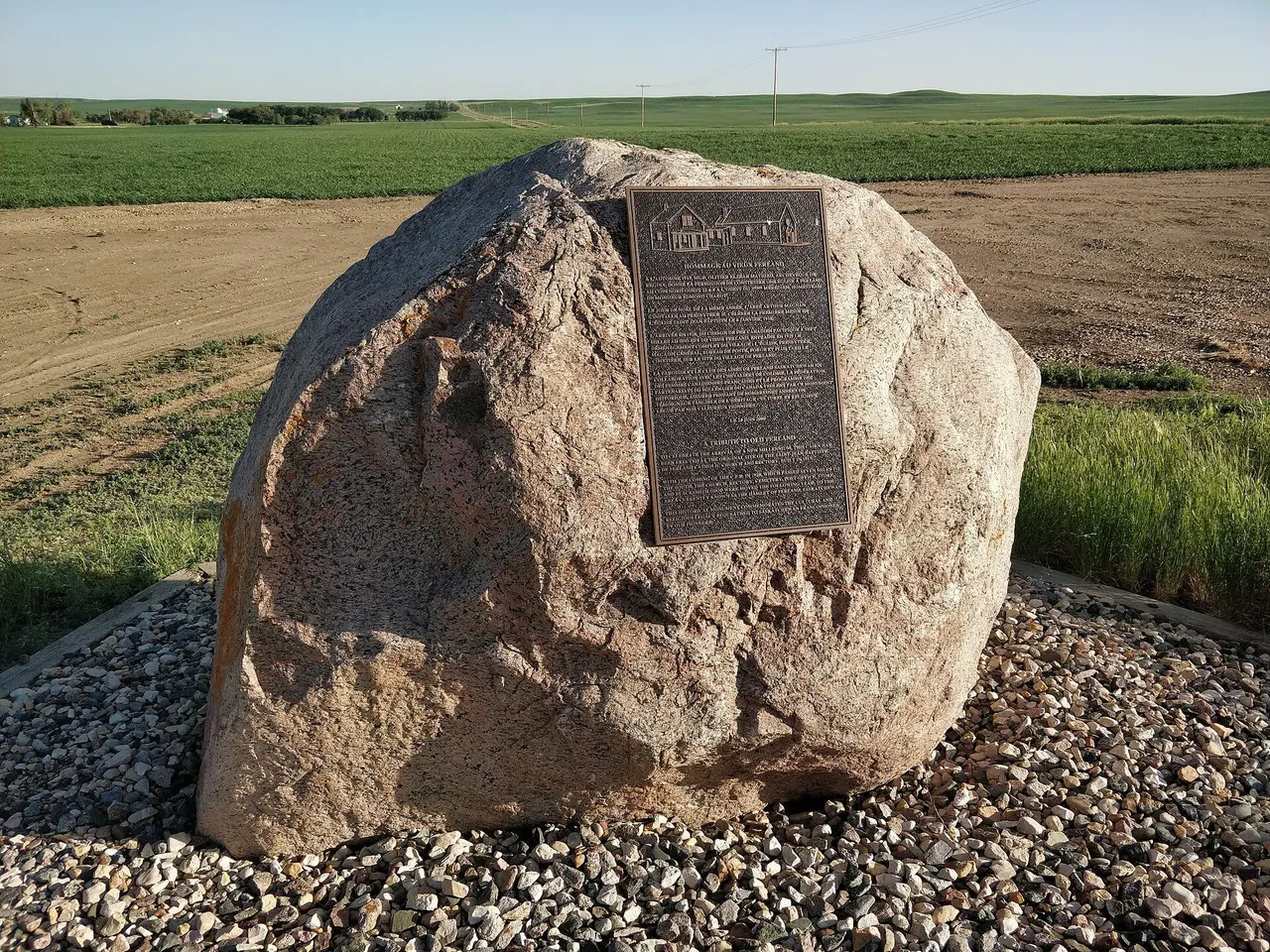 Tribute to Old Ferland boulder and plaque, 2022